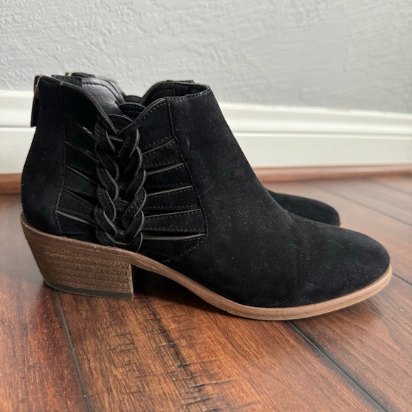 Vince Camuto Black Suede Presteta Braided Ankle Booties LIKE NEW - Picture 7 of 10